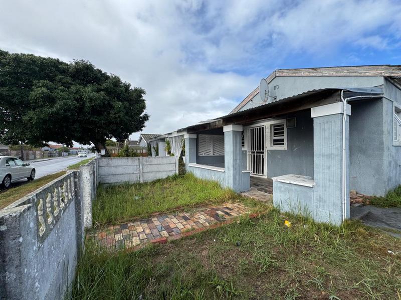 7 Bedroom Property for Sale in Grassy Park Western Cape